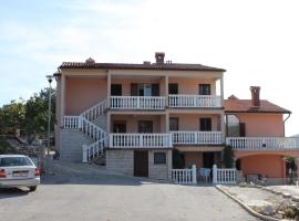 Apartments by the sea Duga Luka - Prtlog, Labin - 2367，位于德伦杰的酒店