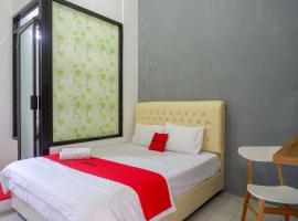 RedDoorz Syariah near Alun Alun Kajen，位于北加浪岸的酒店