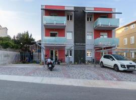 Apartments and rooms with parking space Grebastica, Sibenik - 17831，位于希贝尼克的旅馆