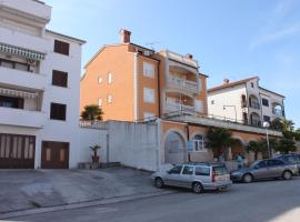 Apartments and rooms with WiFi Vrsar, Porec - 3007，位于弗尔萨尔的旅馆