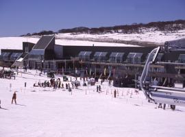 佩瑞雪山谷酒店，位于佩里舍峡谷国际滑雪缆车附近的酒店