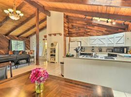 Step-Free Hawkins Bar Home Near Trinity River，位于Salyer的酒店