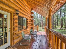 Tranquil Mountain Cabin in Greer with Game Room!，位于Greer的酒店