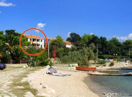 Apartments by the sea Kosljun, Pag - 3321，位于Košljun的酒店