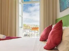 Naval Guest House & Bistrô