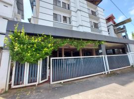 SHALOM RESIDENCY，位于卡卡纳德的酒店