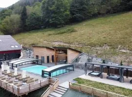 La Ferme de Rochesson, Jacuzzis privatif & Piscine commune