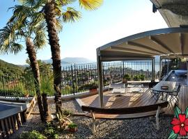 Sole & Lago-Lake，位于马卡尼奥的带泳池的酒店