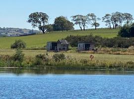 Couston Lakes Resorts，位于巴斯盖特的酒店