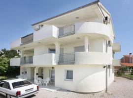 Apartments and rooms with parking space Sveti Vid, Krk - 5323，位于圣维德-米霍尔吉斯的酒店