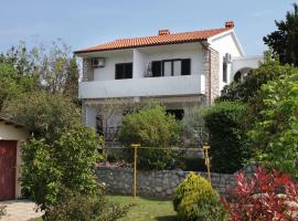 Apartments with parking space Krk - 5318，位于克尔克的酒店