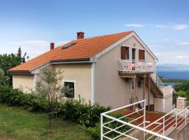 Apartments and rooms with WiFi Njivice, Krk - 5362，位于奈维斯的酒店