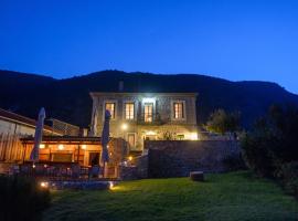 Gerofotis Traditional Guesthouse est 1892 - Close to Aigio, Akoli, Selianitika，位于拉卡的酒店