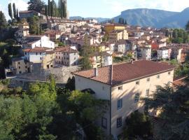 Villa Gherardi - B&B e Hostel，位于巴尔加的酒店