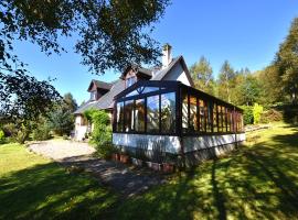 Tarmachan Cottage - West Highland Getaway，位于威廉堡格兰芬南纪念碑附近的酒店