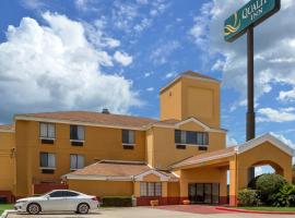 Quality Inn Baytown - Houston East，位于贝敦的宾馆