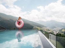 La Cort My Dollhouse - Adults Only，位于奥蒂塞伊的酒店