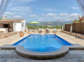 YourHouse Es Puig, quiet villa with private pool，位于布格的酒店