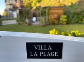 VILLA LA PLAGE，位于滨海图维列的带按摩浴缸的酒店