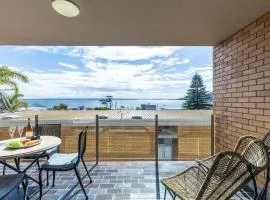 The Crest 7 6-8 Tomaree RD Stunning unit with Spectacular Water Views