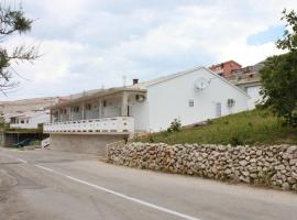 Apartments and rooms with parking space Zubovici, Pag - 6357，位于祖波维奇的酒店