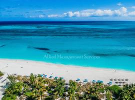 Villa Renaissance Grace Bay，位于The Bight Settlements的酒店