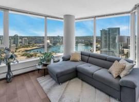 Spacious DT 2-BDR High-rise with view, pool, gym，位于温哥华的带泳池的酒店