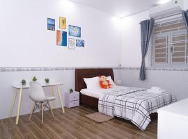 Nina homestay P6，位于Ấp Mỹ Qứi的酒店