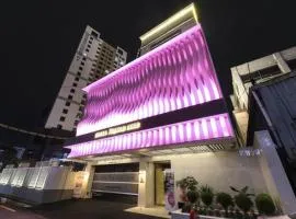 Hotel French Code