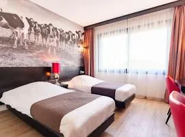 巴斯通吕伐登酒店