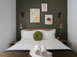 The Shoebox -Stylish & Cosy House，位于科斯皮夸的酒店