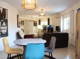 Appartement 50 m2 avec parking gratuit sur place，位于Vailhauquès的酒店