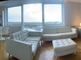 Luxury 8th Floor Apartment with Stunning Views，位于查塔姆Cooling Castle附近的酒店