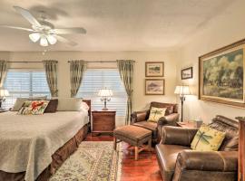 College Station Studio Less Than 1 Mi to Kyle Field!，位于大学城的酒店