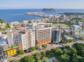 Hotel bridge Seogwipo，位于西归浦市的酒店