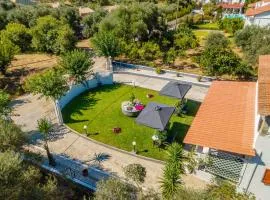 Afroditi Holiday Home - Yellow Apartment