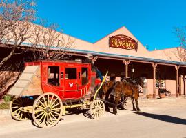 The Russ House，位于汤姆斯通Sierra Vista Municipal/Libby Army Airfield - FHU附近的酒店