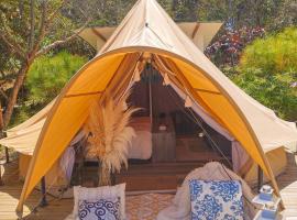 AKOA GLAMPING Eco-Luxury Hotel，位于瓜尔内的酒店