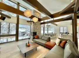 Silver Maple Chalet by Hakuba White Fox Company