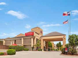 Ramada by Wyndham San Antonio Near SeaWorld - Lackland AFB，位于圣安东尼奥West San Antonio的酒店