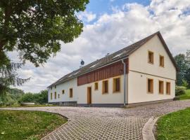 Spacious holiday in Lampertice near ski area，位于Lampertice的酒店