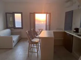 ENA suites Santorini