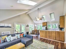 Peaceful Nashville Hideaway Near State Parks!，位于纳什维尔的酒店