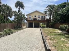 Comfy Beach House on Vero Beach，位于维洛海滩的度假短租房