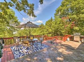 Norfork Lake Getaway Deck, 6 Mi to Main St!，位于芒廷霍姆的酒店