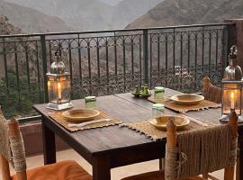 Issouganes N Toubkal Maison d hôtes，位于Oussertek的木屋