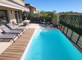 Villa 4 chambres piscine privée à 400m de la plage dans une résidence neuve，位于孔卡的酒店