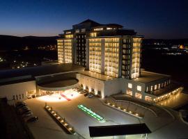 ALUSSO THERMAL HOTEL SPA，位于阿菲永阿菲永机场 - AFY附近的酒店