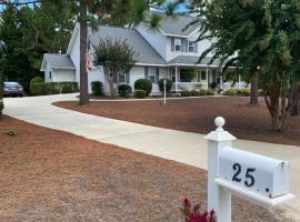 Suite Melissa's Pinehurst Country Club #6 Private Room and Bath，位于派恩赫斯特的酒店