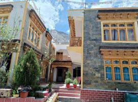 Himalayan Regal House，位于Deskit的酒店